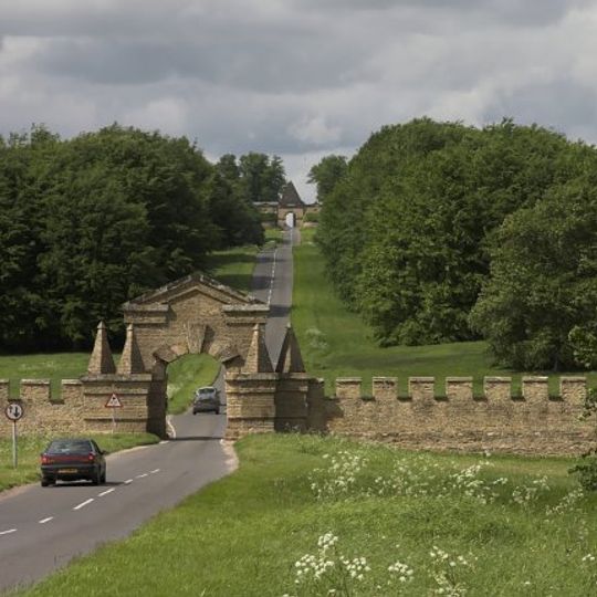 Carrmire Gates Wall And End Turrets