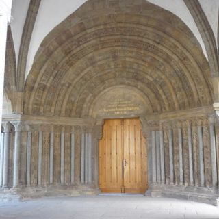 Portál baziliky svatého Prokopa v Třebíči