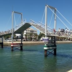 Ponte pedonal basculante da Marina de Lagos