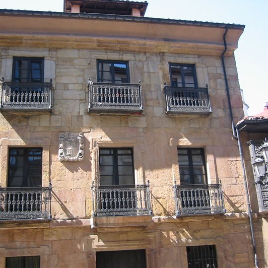 Casa de los Campomanes