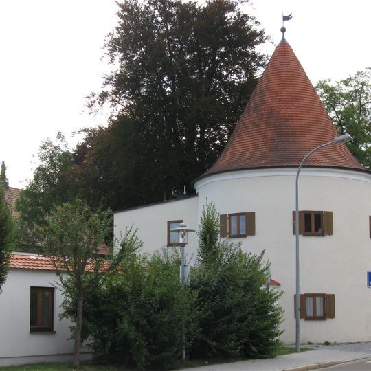 Rundturm der ehemaligen Hofgartenmauer, jetzt Wohnturm