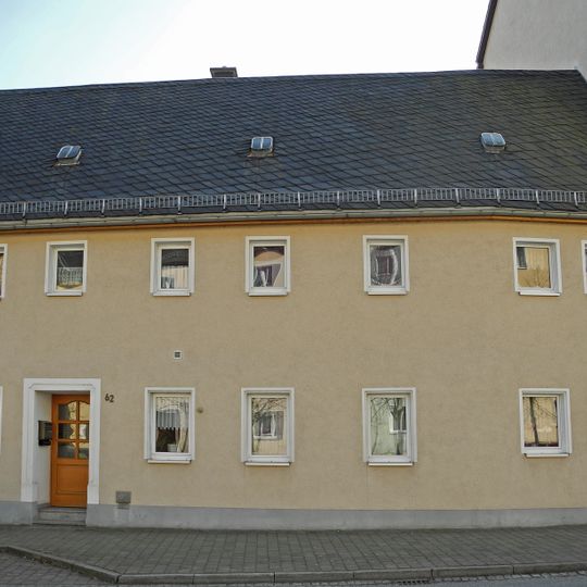 Wohnhaus in geschlossener Bebauung Hauptstraße 62