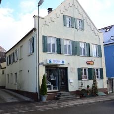 Wohn- und Geschäftshaus