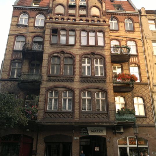 Kamienica z oficynami