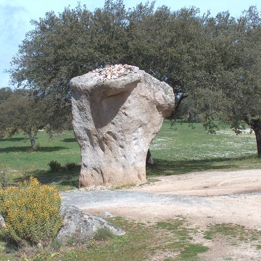 Menir da Rocha dos Namorados