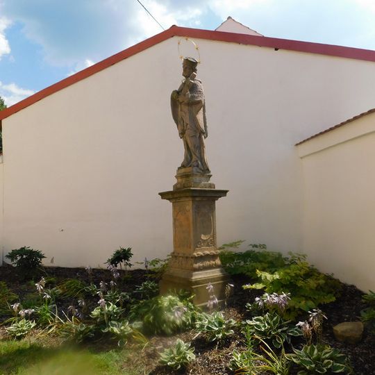 Socha svatého Jana Nepomuckého u kostela v Malenovicích