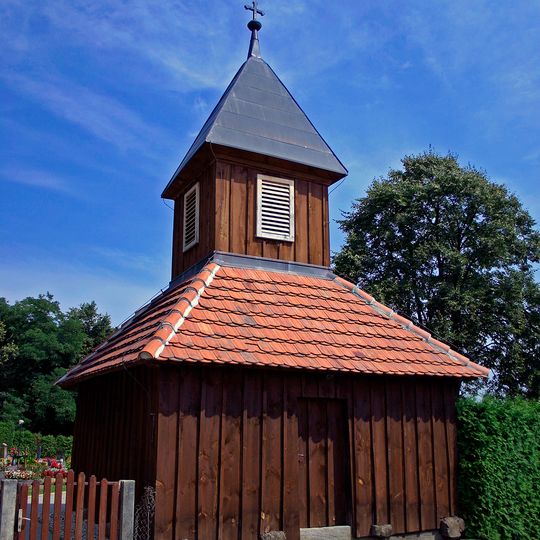 Leseni vaški zvonik v Dolini