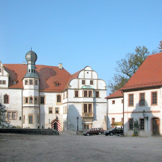 Einzeldenkmal der Sachgesamtheit Schloss Forder- und Schloss Hinterglauchau: Schlossanlage, Schlossgarten , Schlossbrücke im Park und Kelleranlagen Schloßplatz 5a
