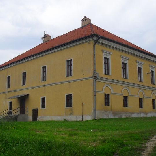 Uzovská Panica Manor house