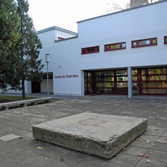 Volksschule Flotowgasse, Vienna