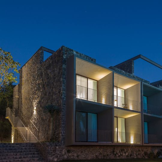 Huayacán Cuernavaca Curamoria Collection