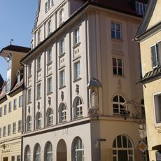 Wohn- und Geschäftshaus