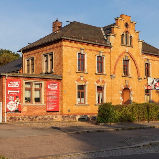 Mietshaus in offener Bebauung Talstraße 14
