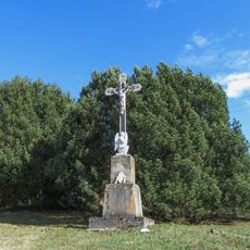 Kříž v Kopřivné u hlavní silnice
