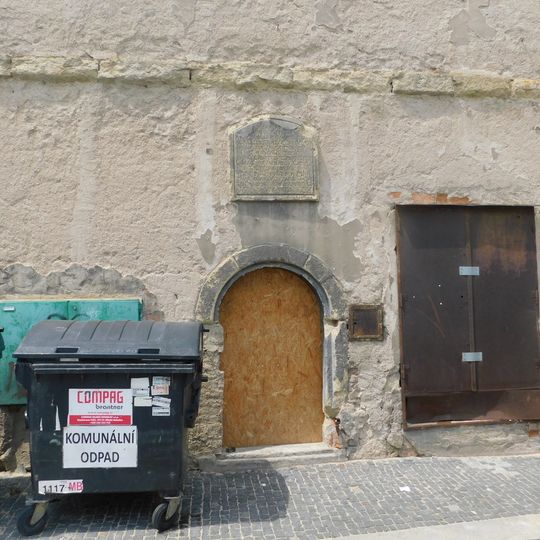 Pamětní deska na staré vodárně v Mladé Boleslavi