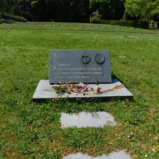 Pomník legionářů a vojáků zahraničních armád na čestném pohřebišti na Ústředním hřbitově v Brně