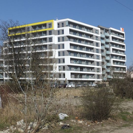 Blok przy ulicy Grójeckiej 216