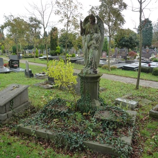 Grafzerk voor twee kinderen Bogaers