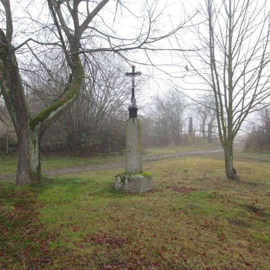 Kříž severně od Mileva