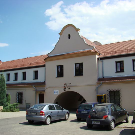 Budynek bramny, ob. budynek usługowy