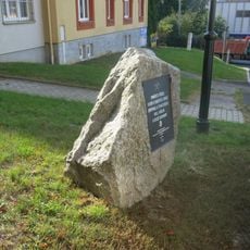 Pomník horníkům z Chodova a okolí na Mírovém náměstí v Chodově