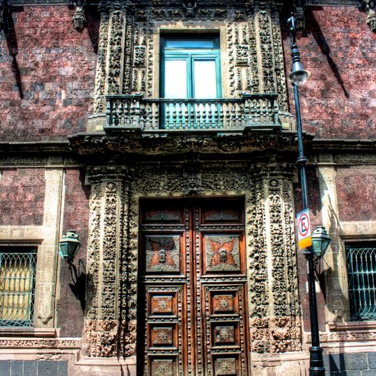 Palace of Counts Heras y Soto