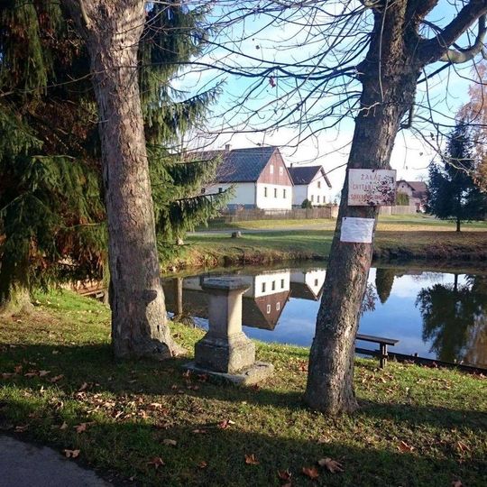 Kříž v Dolních Polžicích