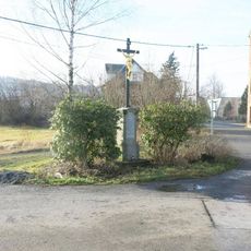 Kříž na rohu Brtnické a Leopoldovské ulice ve Velkém Šenově