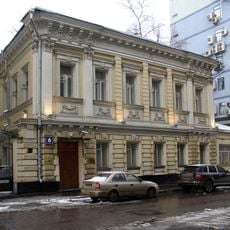 Главный дом городской усадьбы И.Г. Урина с оградой (Мещанский)