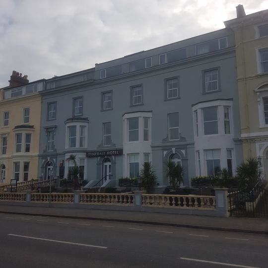 Tyndale Hotel, 11-13 Gloddaeth Crescent