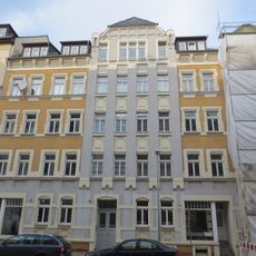 Mietshaus in geschlossener Bebauung Kanalstraße 28