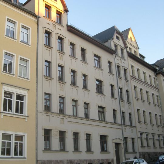 Mietshaus in geschlossener Bebauung Senefelderstraße 9