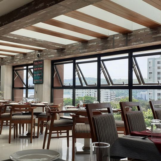 Lake Wood Family Restaurant