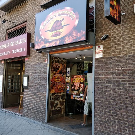 Pollo y Carbón