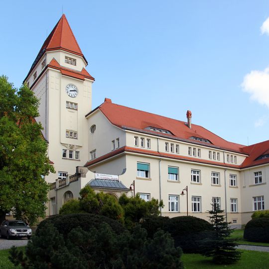 Building C1 : Administrative building in the style of reform architecture H