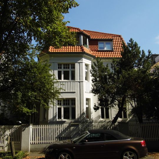 Jean-Paul-Straße 9