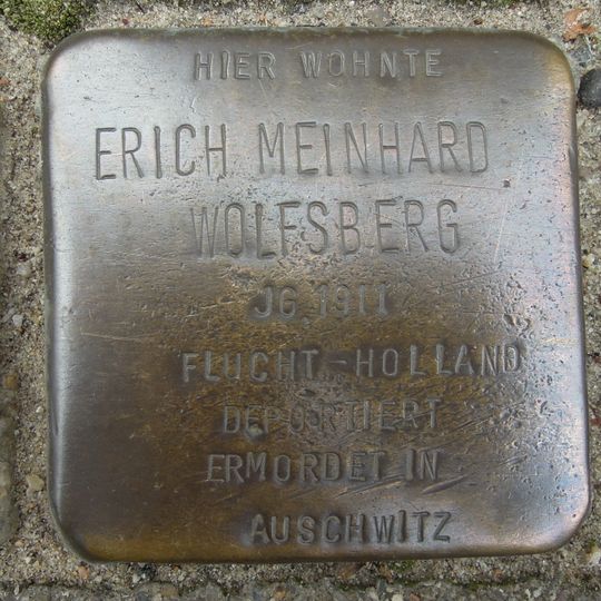 Stolperstein en memoria de Erich Meinhard Wolfsberg