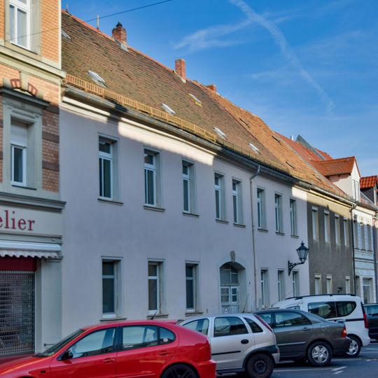 Wohnhaus in geschlossener Bebauung Schloßstraße 9