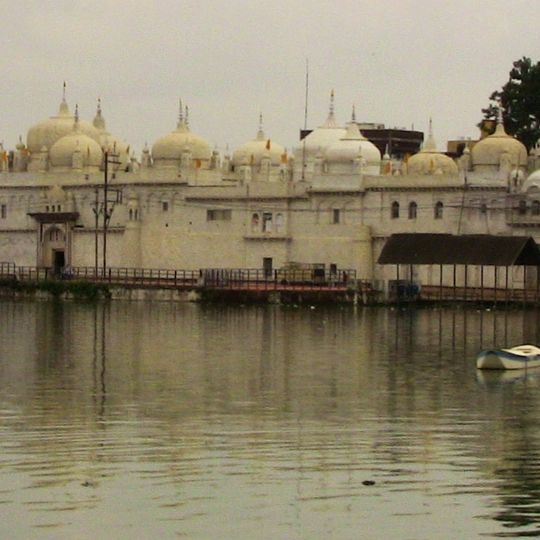 Hanumantal Bada Jain Mandir