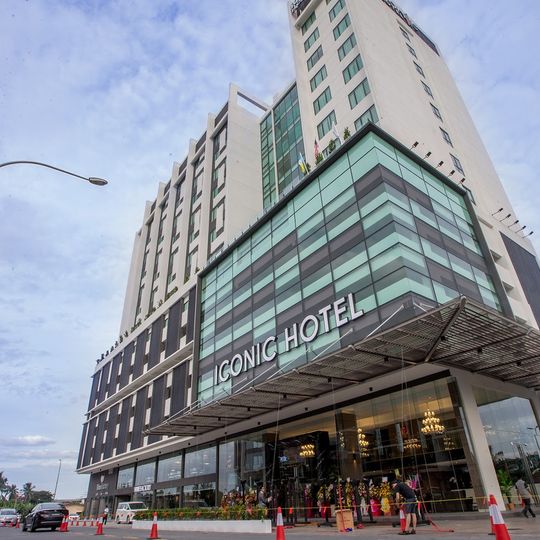 Iconic Hotel