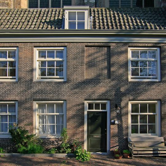 Pottenkade 2, Dordrecht