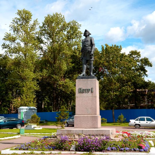 Monument to Peter the Great in Shlisselburg