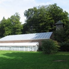 Huis Doorn: Garage met klokkentoren