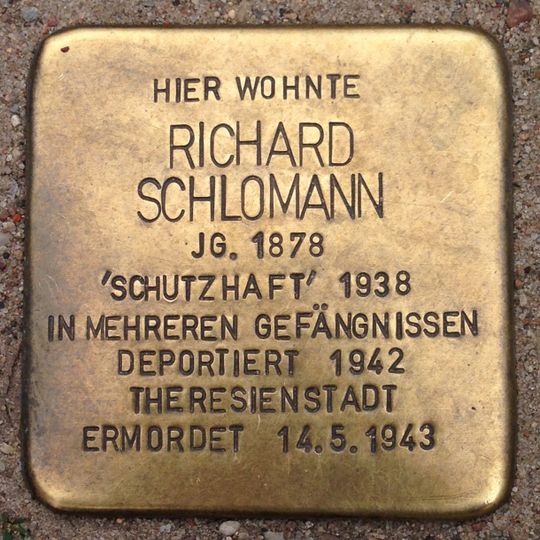 Stolperstein en memoria de Richard Schlomann
