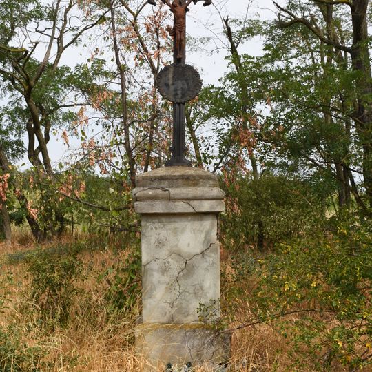Wayside cross near Lechovice Castle