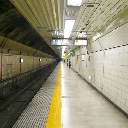Bakurochō Station