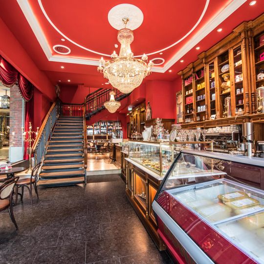 Roncalli Grand Cafe