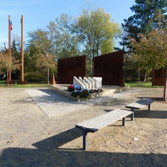 Pomník padlým v Brandýse nad Labem