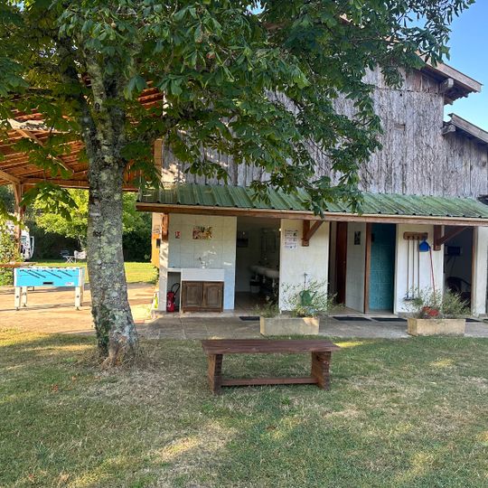 Aire naturelle de camping Le Frézat