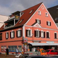 Wohn- und Geschäftshaus